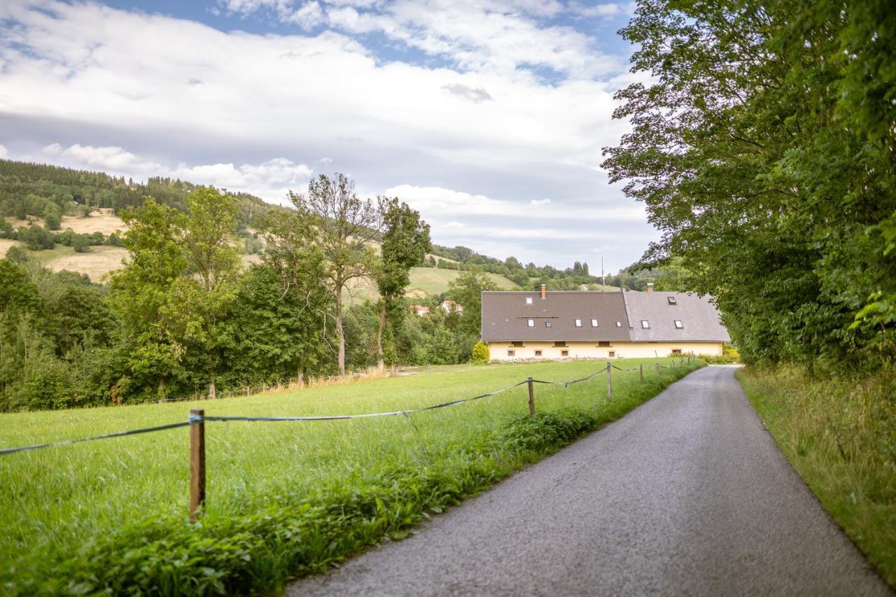 Apartmany Rubinovi Horejsi Vrchlabi エクステリア 写真
